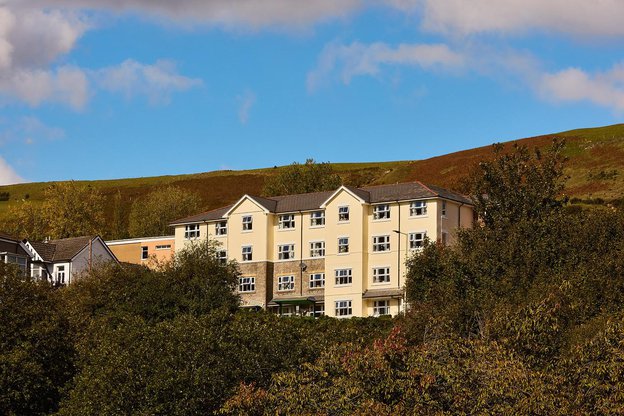 Ty Porth, Rhondda Cynon Taf, exterior