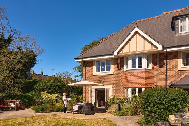 Anisha Grange, Billericay, exterior