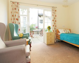 Ashton Manor, Wrecclesham, bedroom 2