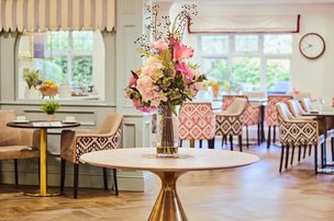 Maycroft Manor, Brighton, bright interiors