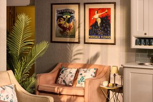 Regency House, Cardiff, cafe