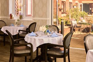 Regency House, Cardiff, dining room