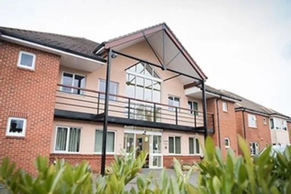 Icknield Court in Princes Risborough - Front of home