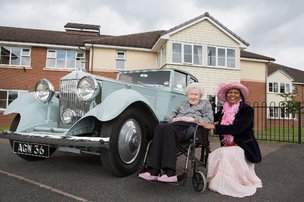 Chestnut Court in Gloucester - Resident with car