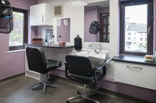 Henlow Court in Dursley - Salon