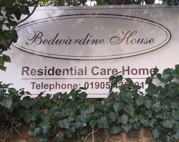 Bedwardine House, Rushwick, signage