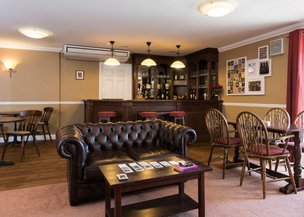 Greenhill Manor, Merthyr Tydfil, bar