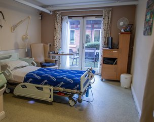 Ledbury Intermediate Care Unit - Spacious Bedroom