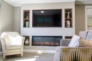 Tealwood Grange, Lincoln, TV and fireplace 