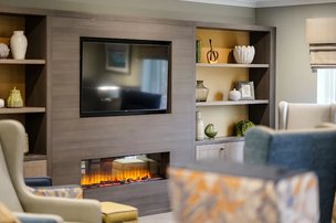 Willowmere Lodge, Ellesmere Port, living with area with TV 