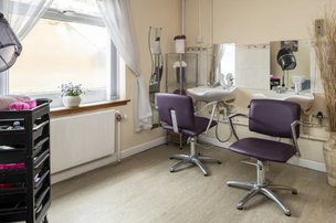 Beckside, Lincoln, salon 