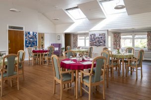 Beckside, Lincoln, dining area 