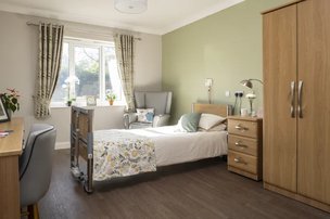 Farnham Common House in Slough - Bedroom
