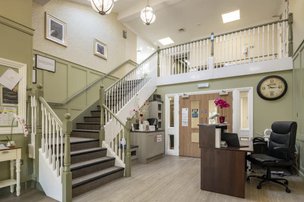 Farnham Common House in Slough - reception