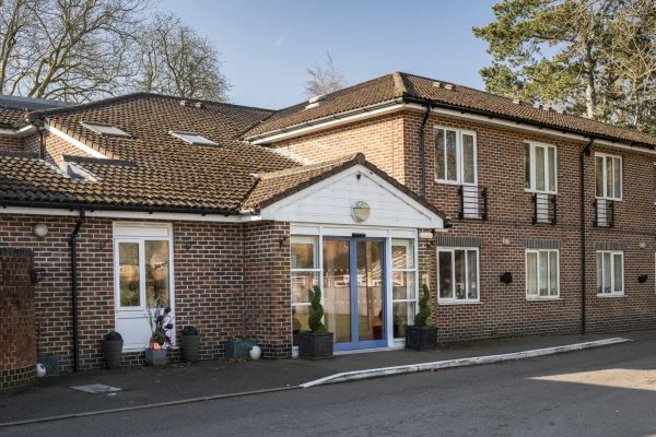 Farnham Common House in Slough - Front of house