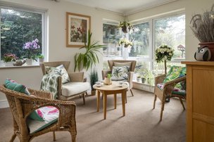 Lent Rise House in Slough - Lounge