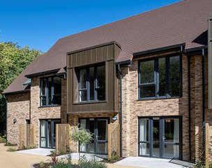 Cambridge Grove Care Home in Cambridge front entrance