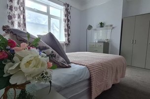 Springkell House, Hindhead, bedroom1