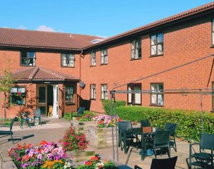 St Saviours Care Home, Retford, patio seating