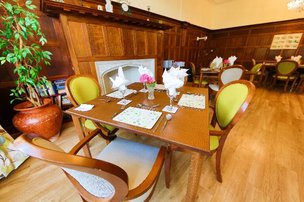 Oaklands Nursing Home in Hove dining room