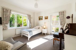 Coombe House in Streatley-on-Thames, bedroom