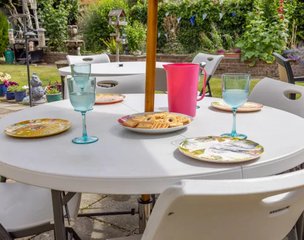 Applegarth Care Home, Maidenhead, alfresco dining