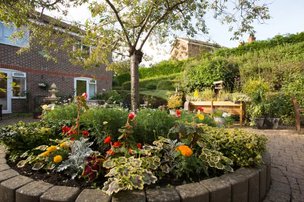 Oaklands Court Nursing Home in Horam garden