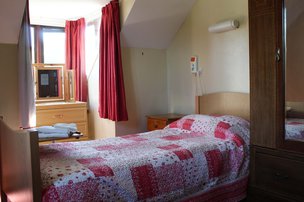 Llwyn Teg Care Home - Bedroom