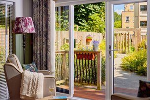 Hutton View, Brentwood, lounge and patio