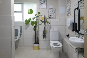 Marston Court, Oxford, bathroom 