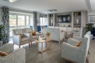 Meadowcroft, Thame, lounge area