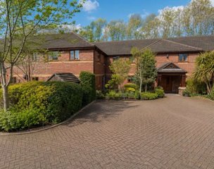 Mayfield House, Crewe