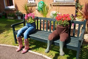 Brookside in Melksham - Garden decorations