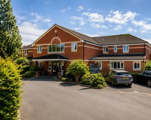 Vale Court Care Home, Ellesmere Port, exterior