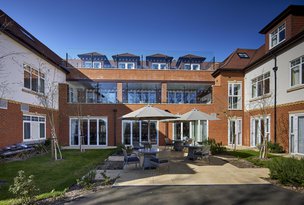 Greensand House, Redhill, outdoor seating