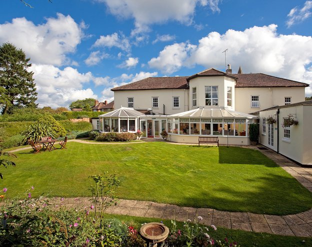 Ashton Manor, Wrecclesham, exterior 1