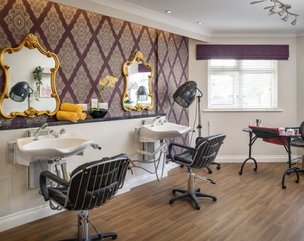 Coombe End Court, Marlborough, salon