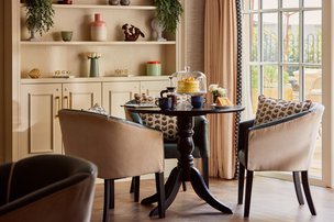 Hutton View, Brentwood, lounge