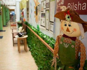 Warmere Court, West Sussex, farmer decorations 