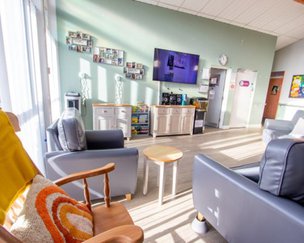 Urmston House Bristol, TV area 