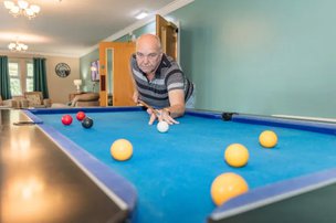 Grove Lodge and Courtyard in Marton pool table