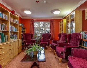 Elm Lodge, Ealing, Lounge