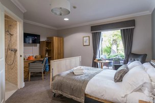 Hartwood House Care Home, Lyndhurst, bedroom