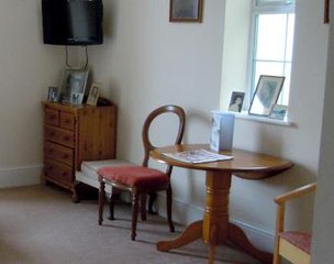 Bedwardine House, Rushwick, personal touches