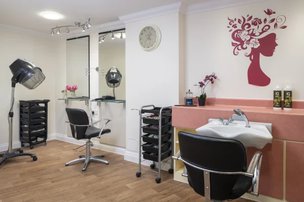 Hayward Care Centre in Devizes - Salon
