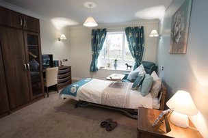 Chilterns Court Care Centre in Henley-on-Thames - Bedroom