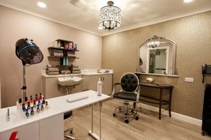 Weymouth Manor in Weymouth nail salon