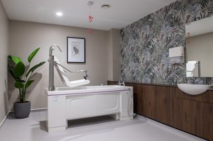 Statham Manor Care Centre in Cheshire spa bathroom