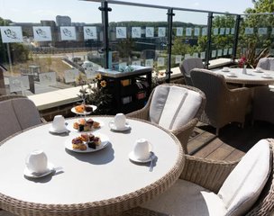 Farley Gardens, Binfield, balcony