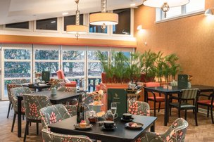 Kelvinside Manor, dining area 